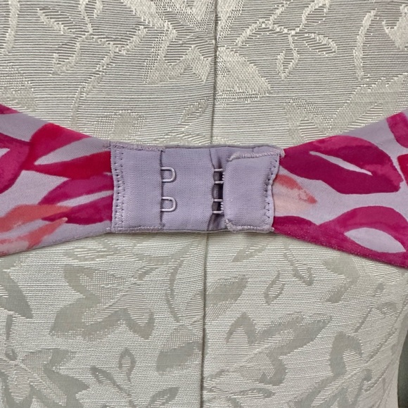 Victoria's Secret Lightly Lined Perfect Coverage T-Shirt Bra Lip Kiss Size 34C - Picture 13 of 16